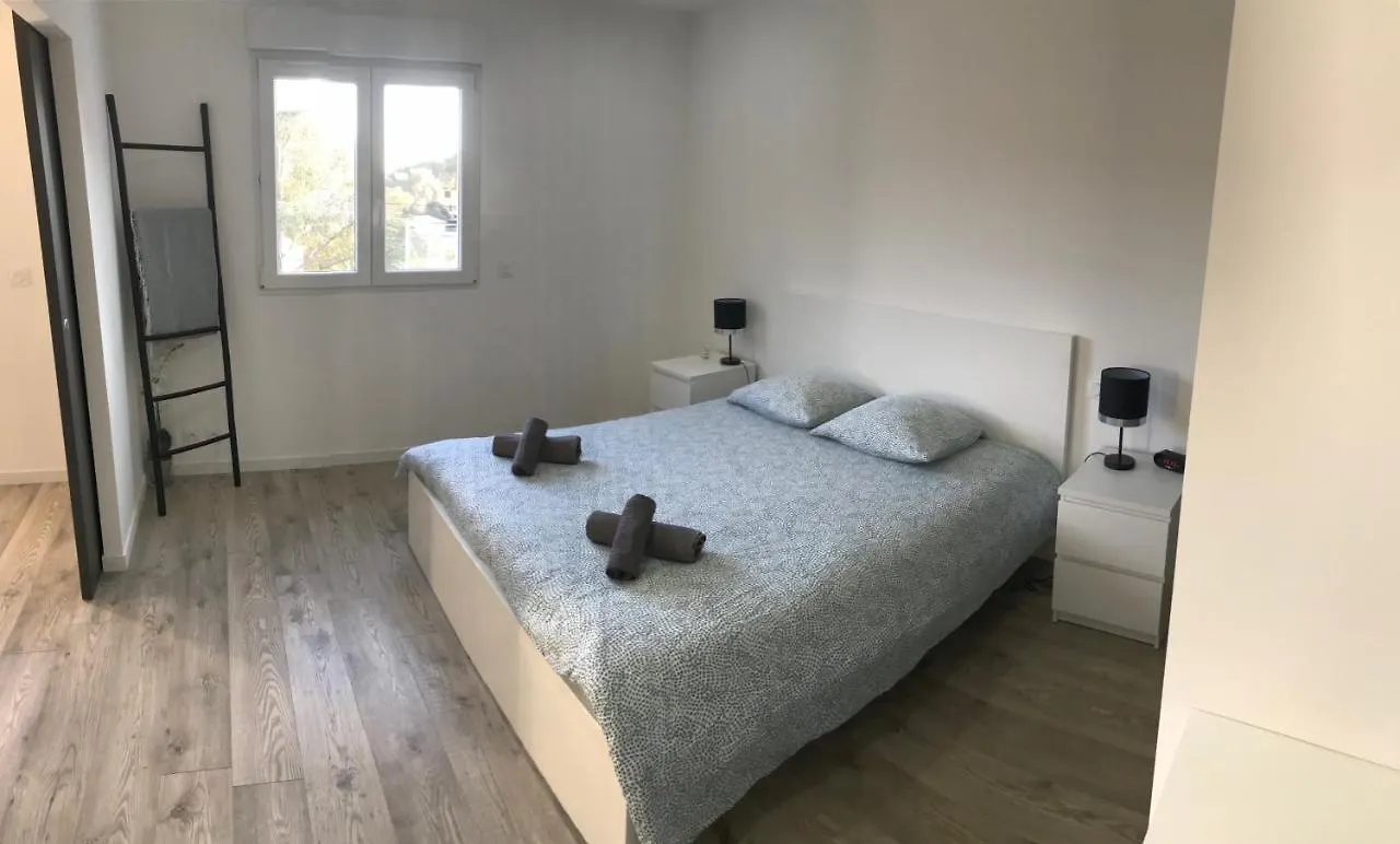Ferienhaus Villa A L'Etage Avec Piscine Proche Bord De Mer Saint-Raphaël