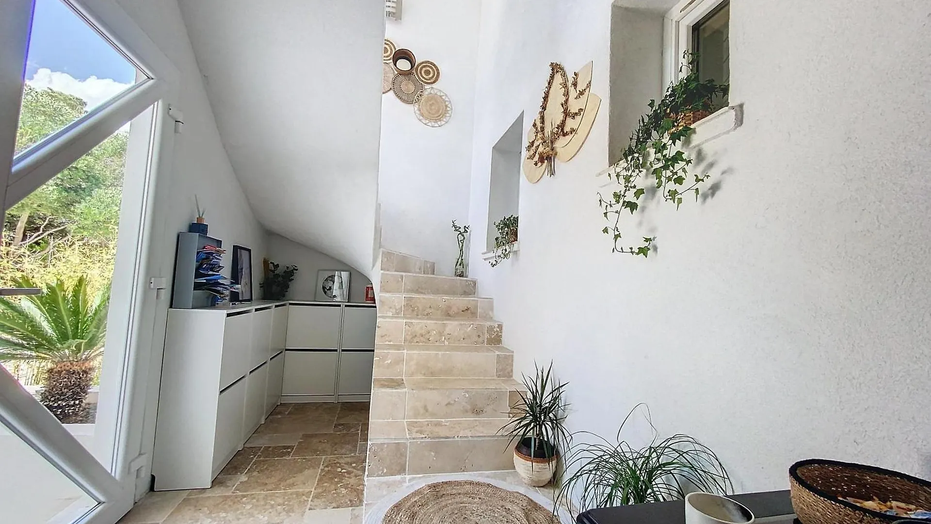 Hébergement de vacances Villa A L'Etage Avec Piscine Proche Bord De Mer Saint-Raphaël France